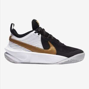 Nike Hustle D10 Boys Grade School Black/White Shoes w/Gold Accent  Size 6.5Y